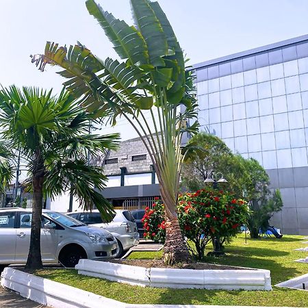 Hotel Vallee Des Princes Douala Dış mekan fotoğraf