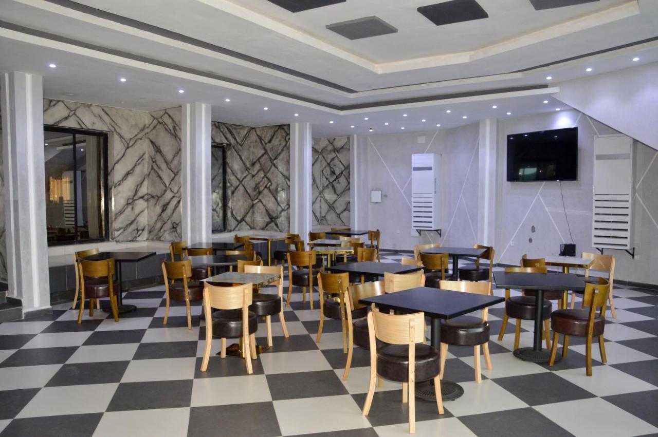 Hotel Vallee Des Princes Douala Dış mekan fotoğraf