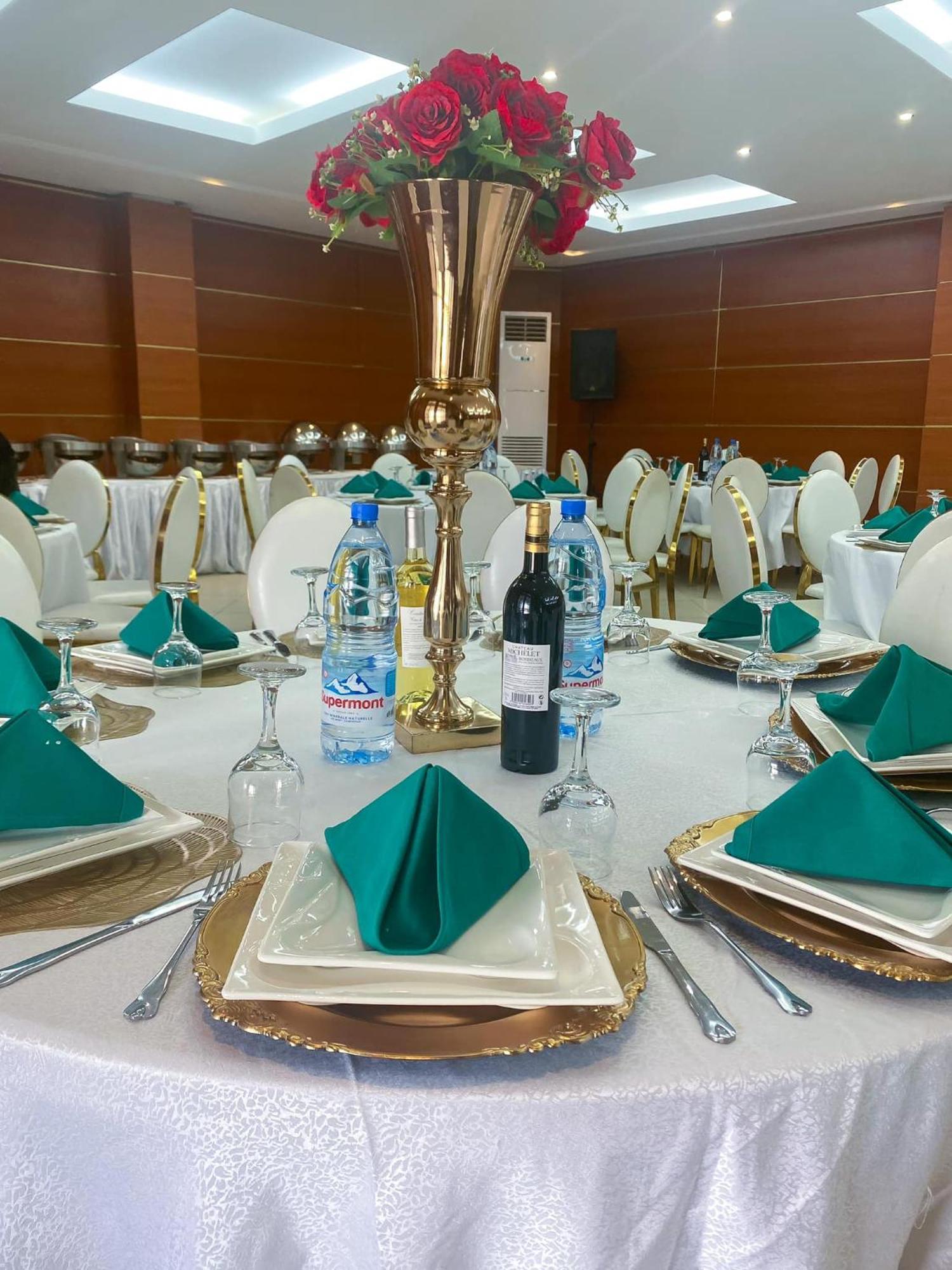 Hotel Vallee Des Princes Douala Dış mekan fotoğraf