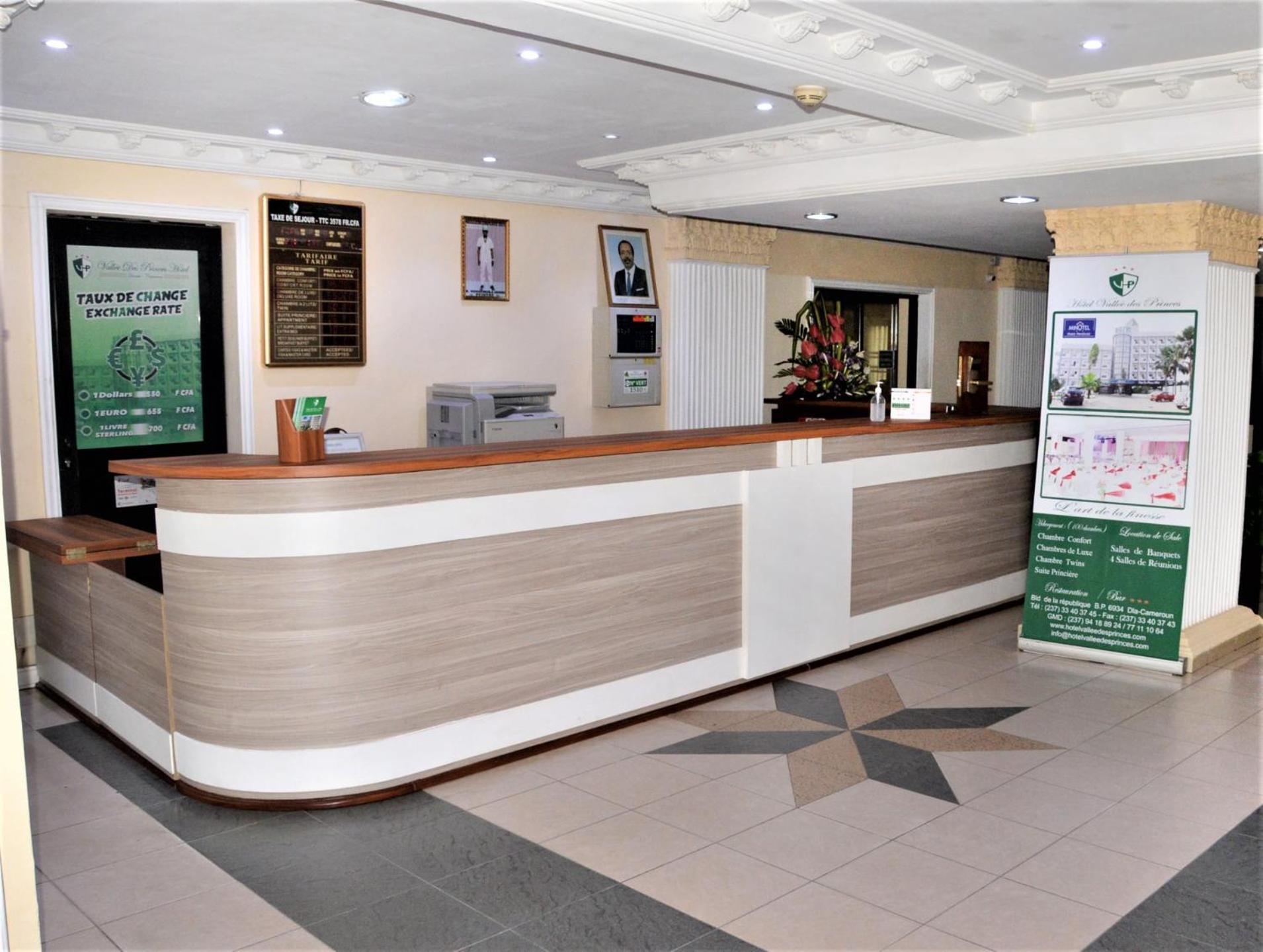 Hotel Vallee Des Princes Douala Dış mekan fotoğraf