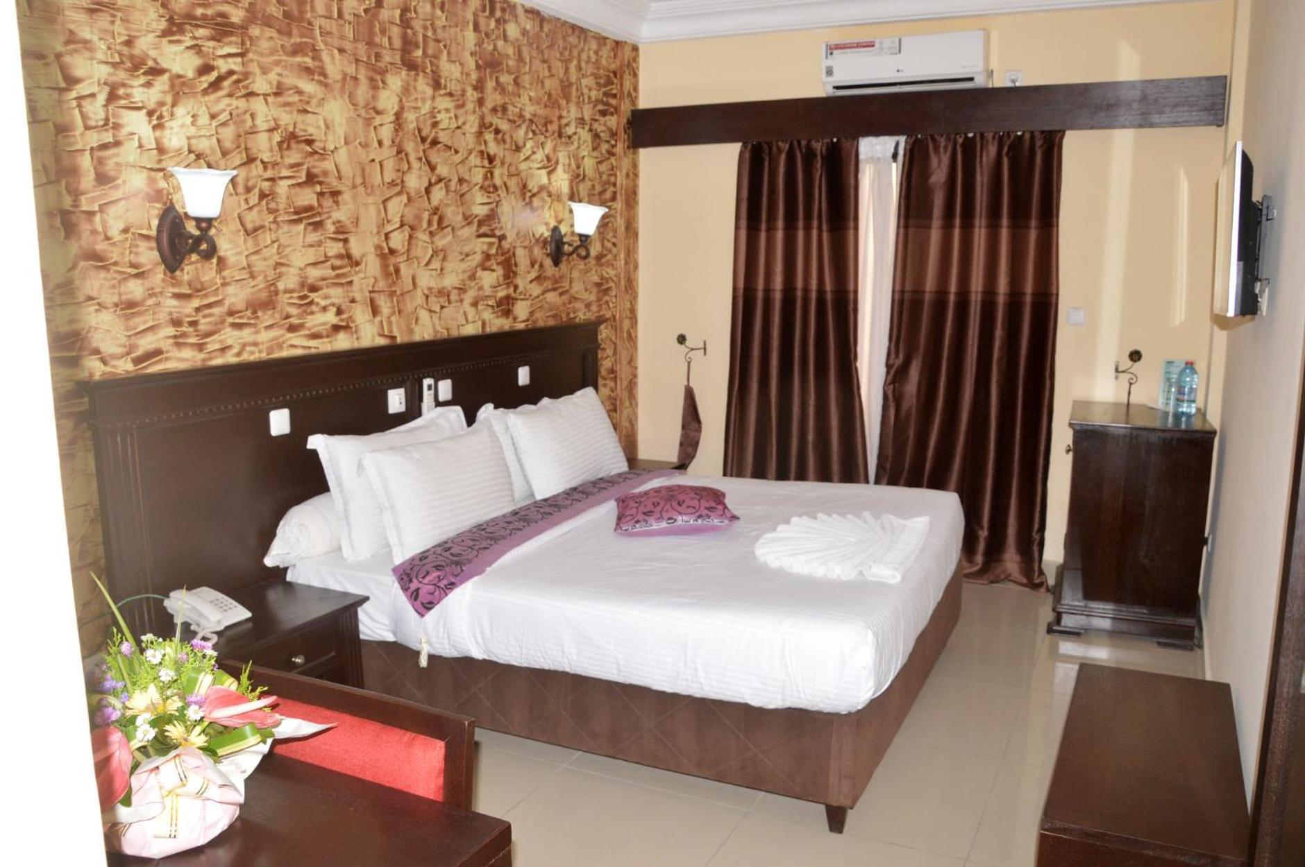Hotel Vallee Des Princes Douala Dış mekan fotoğraf