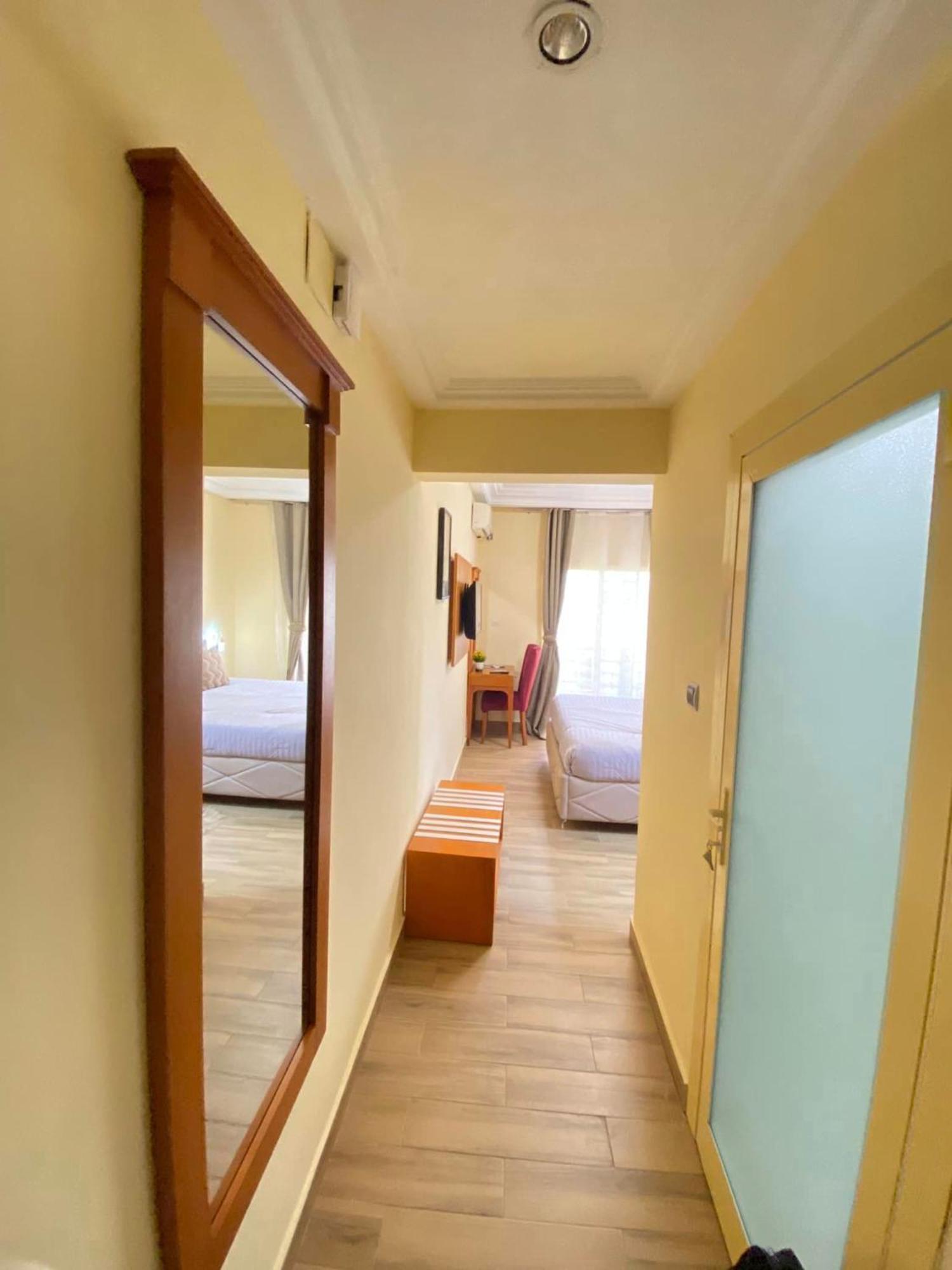 Hotel Vallee Des Princes Douala Dış mekan fotoğraf