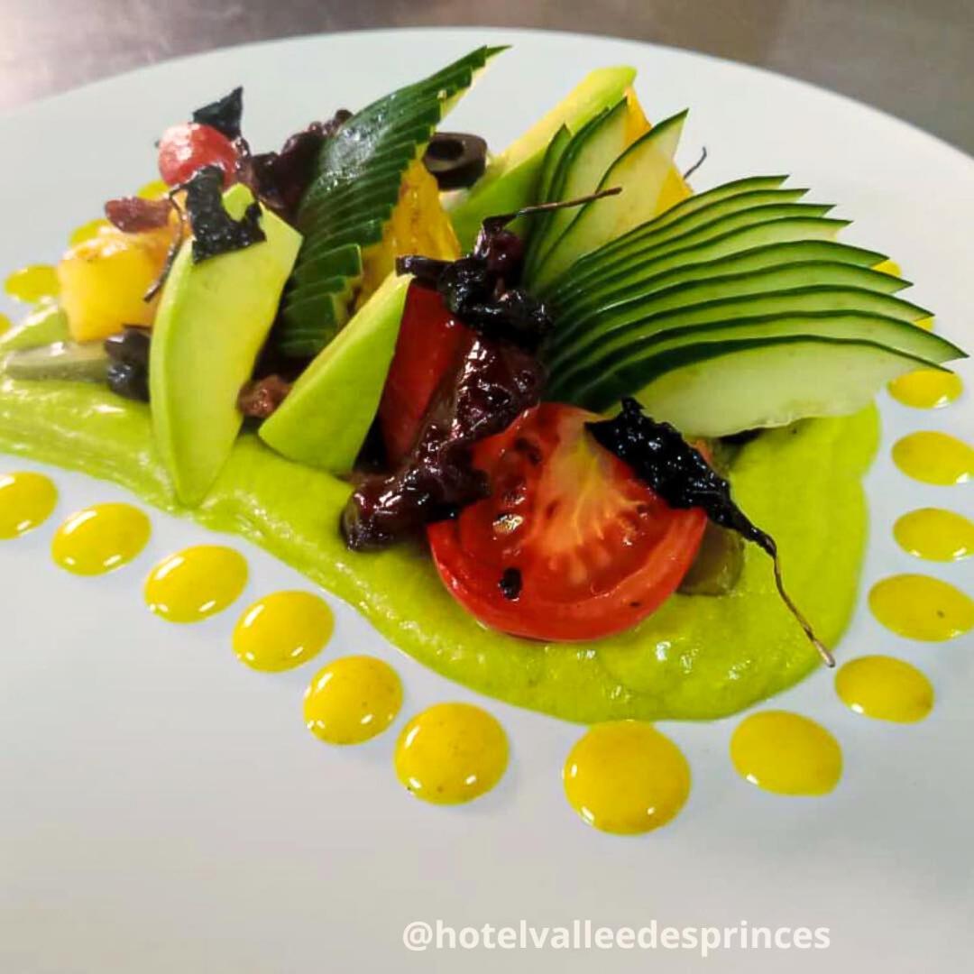 Hotel Vallee Des Princes Douala Dış mekan fotoğraf