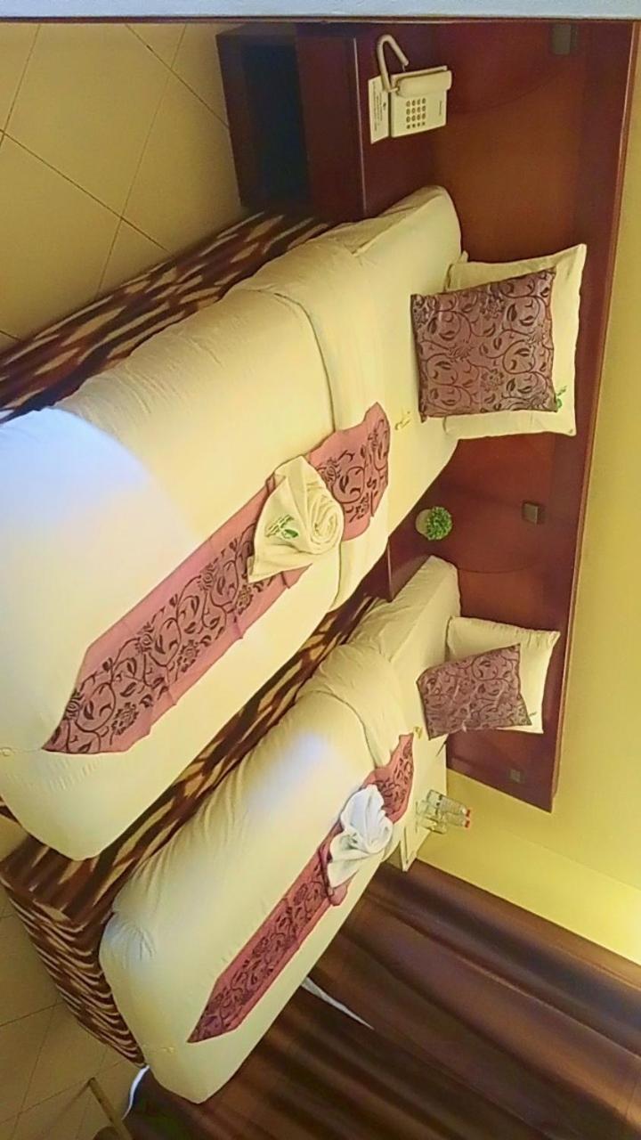 Hotel Vallee Des Princes Douala Dış mekan fotoğraf